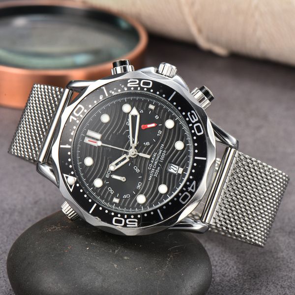 2022 quality luxury men's watch water ripple series glow-in-the-dark non-embroidered steel waterproof 5 needle quartz fashion designer, Slivery;brown
2022 quality luxury men's watch water ripple series glow-in-the-dark non-embroidered steel waterproof 5 needle quartz fashion designer, Slivery;brown