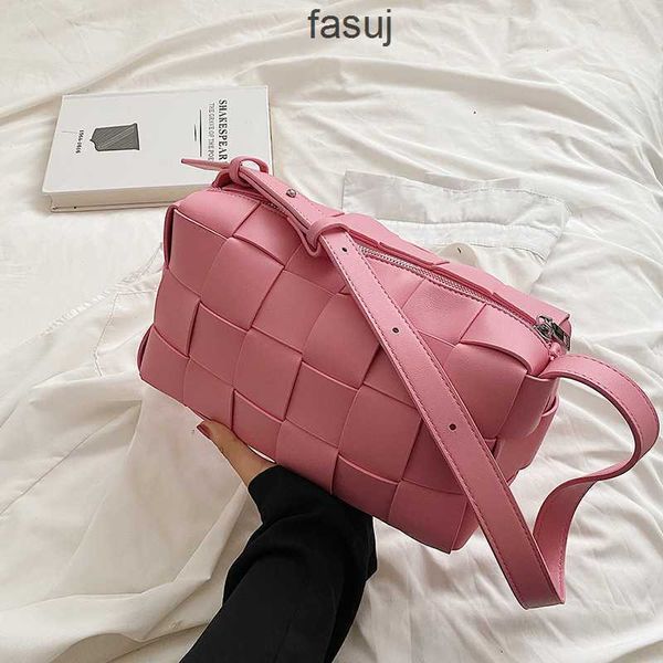 luxurious designer bottess bags venetas new fashion woven crossbody fashionable texture commuter style one shoulder women's
luxurious designer bottess bags venetas new fashion woven crossbody fashionable texture commuter style one shoulder women's