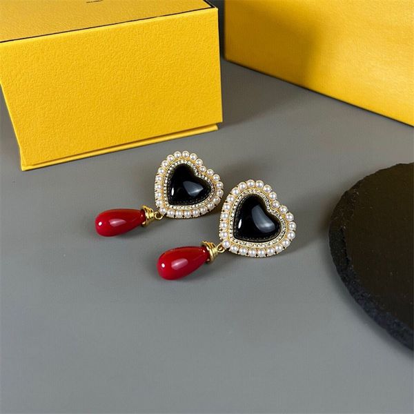 womens designers earring ear studs brand fashion casual luxurys earrings 4 styles classic letters golden pearl diamond ear stud jewelry, Golden;silver
womens designers earring ear studs brand fashion casual luxurys earrings 4 styles classic letters golden pearl diamond ear stud jewelry, Golden;silver
