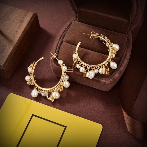 woman designers earrings ear studs brands fashion casual luxury earring 4 styles classic letters golden pearl diamond ear stud jewelry, Golden;silver
woman designers earrings ear studs brands fashion casual luxury earring 4 styles classic letters golden pearl diamond ear stud jewelry, Golden;silver