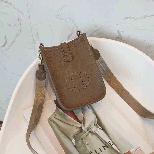 paris designer luxury herme evelyn bag leather handbag brand style h cow lychee pattern men's women's universal messenger mobile p
paris designer luxury herme evelyn bag leather handbag brand style h cow lychee pattern men's women's universal messenger mobile p