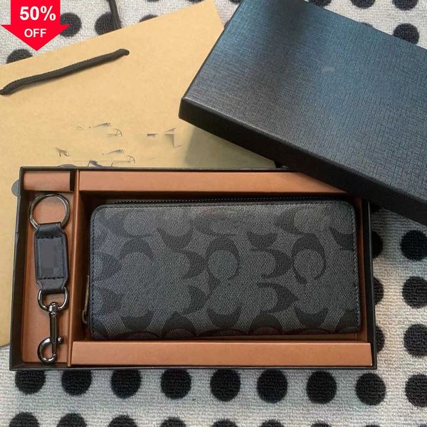 luxury designer handbag family wallet 2022 multi-functional clutch bag men's foreign trade quality f74597 f26070 f37886 factory direct, Red;black
luxury designer handbag family wallet 2022 multi-functional clutch bag men's foreign trade quality f74597 f26070 f37886 factory direct, Red;black