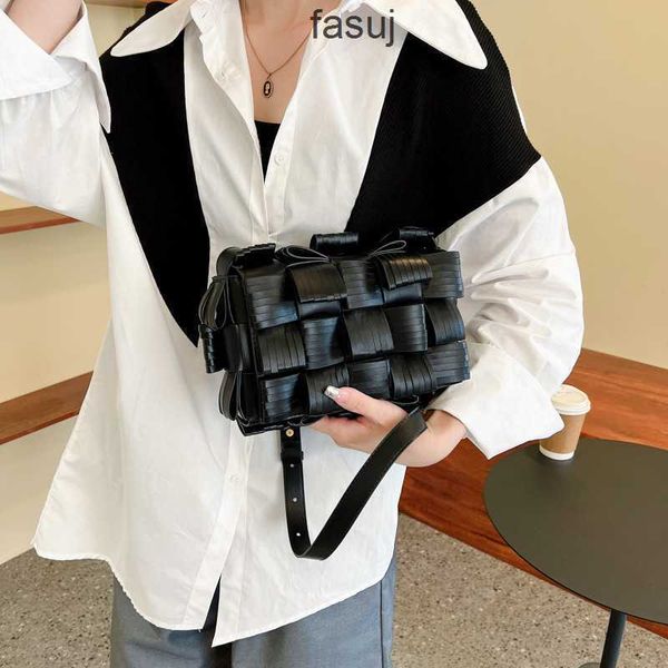 fashion ladies bottess bags venetas 2022 summer one shoulder small fragrant women's texture personality woven diagonal cross square
fashion ladies bottess bags venetas 2022 summer one shoulder small fragrant women's texture personality woven diagonal cross square
