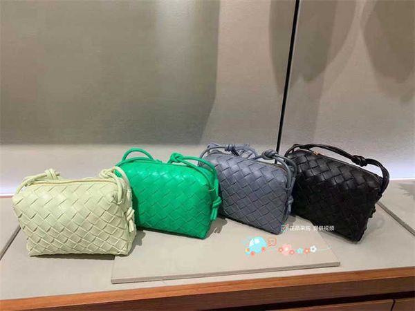 classic fashion woven bottess bags venetas cross-country camera women's loop camera mini woven small square crossbody box have logo
classic fashion woven bottess bags venetas cross-country camera women's loop camera mini woven small square crossbody box have logo