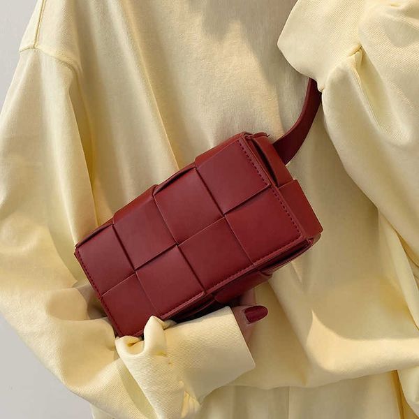 luxurious designer bottess bags venetas french small crowd sense 2022 new fashion cross body women's ins versatile foreign air che have
luxurious designer bottess bags venetas french small crowd sense 2022 new fashion cross body women's ins versatile foreign air che have