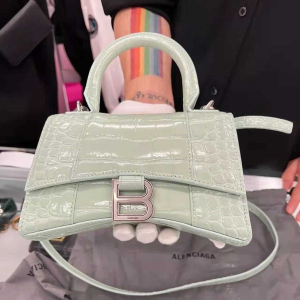 bags designer shoulder bag leather women's bag spring and summer new fashion home crocodile hourglass bar diagonal b-shaped portable ho
bags designer shoulder bag leather women's bag spring and summer new fashion home crocodile hourglass bar diagonal b-shaped portable ho