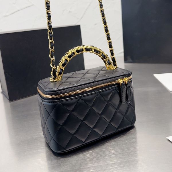 womens handle vanity totes case bags genuine leather quilted with mirror cosmetic bag gold metal hardware chain large capacity wallets desig
womens handle vanity totes case bags genuine leather quilted with mirror cosmetic bag gold metal hardware chain large capacity wallets desig