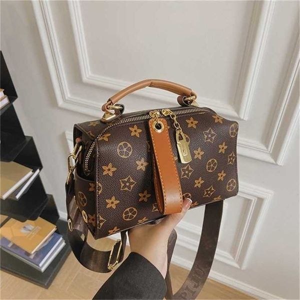 60% off 2023 designer bag women old flower single messenger women's wide belt net red small square makeup
60% off 2023 designer bag women old flower single messenger women's wide belt net red small square makeup