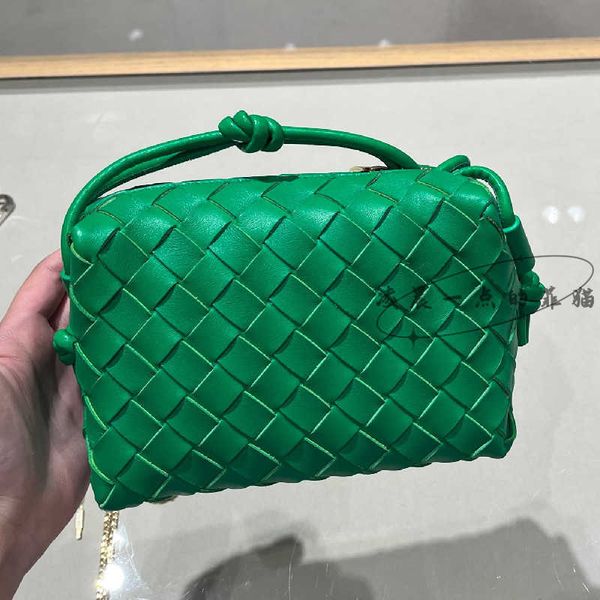 classic fashion woven bottess bags venetas cross-country camera mini loop box have logo
classic fashion woven bottess bags venetas cross-country camera mini loop box have logo