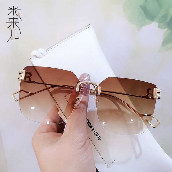 sunglasses outdoor mirror new b home net red large frame frameless trimming chaoren street concave shape gradient sunglasses vna7, White;black
sunglasses outdoor mirror new b home net red large frame frameless trimming chaoren street concave shape gradient sunglasses vna7, White;black
