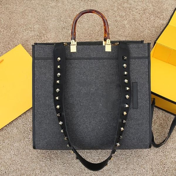 designer women handbag genuine leather shopping bag lady casual tote bag travel handbags square outline shoulder starp
designer women handbag genuine leather shopping bag lady casual tote bag travel handbags square outline shoulder starp