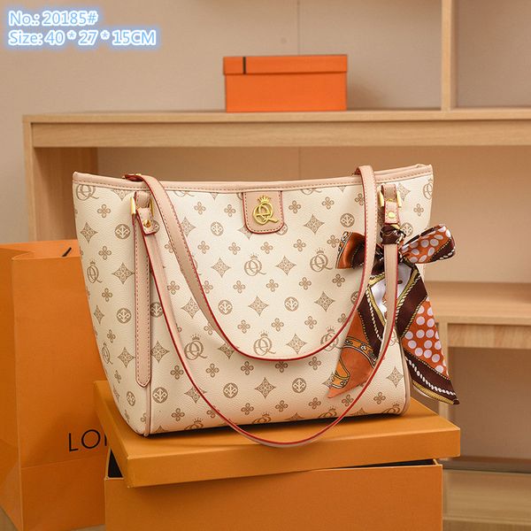 wholesale factory ladies shoulder bags 3 color thickened leather fashion handbags simple joker printed tote bag large capacity ribbon bow ha, Black;red
wholesale factory ladies shoulder bags 3 color thickened leather fashion handbags simple joker printed tote bag large capacity ribbon bow ha, Black;red