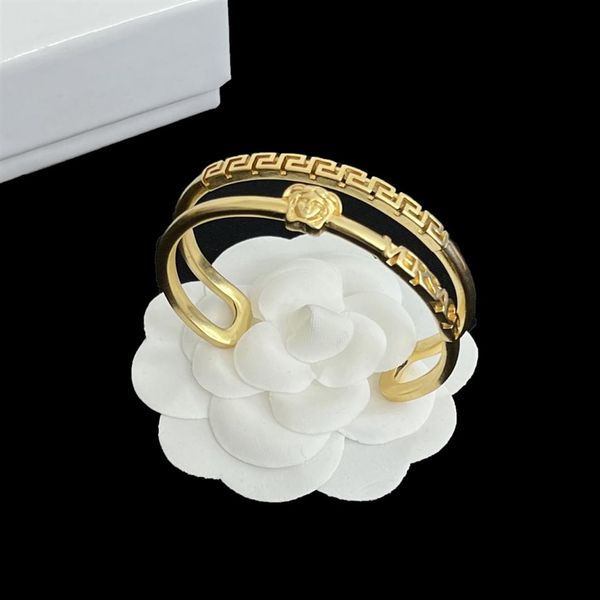 fashion new designed pendants cuba thick chain bracelet banshee medusa head portrait 18k gold plated women's ladies bangle designe260p, Black
fashion new designed pendants cuba thick chain bracelet banshee medusa head portrait 18k gold plated women's ladies bangle designe260p, Black
