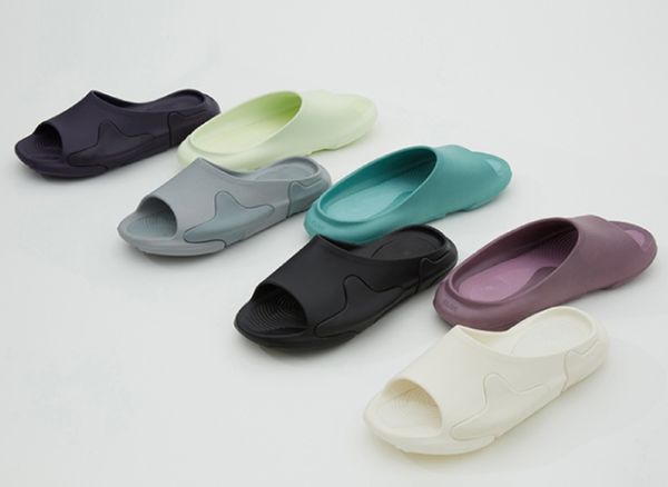 luxury slipper designer sandal italy brand slides women slippers flat bottom flip flop sneakers boots casual shoe by hoe99 s20, Black
luxury slipper designer sandal italy brand slides women slippers flat bottom flip flop sneakers boots casual shoe by hoe99 s20, Black