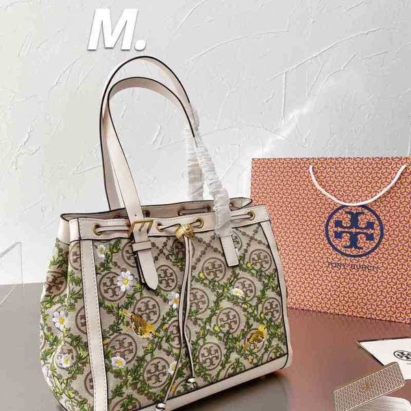 designer torysburchs handbags handbag women luxurys designers handbag jacquard single shoulder drawstring women's bag luxury hand tote
designer torysburchs handbags handbag women luxurys designers handbag jacquard single shoulder drawstring women's bag luxury hand tote