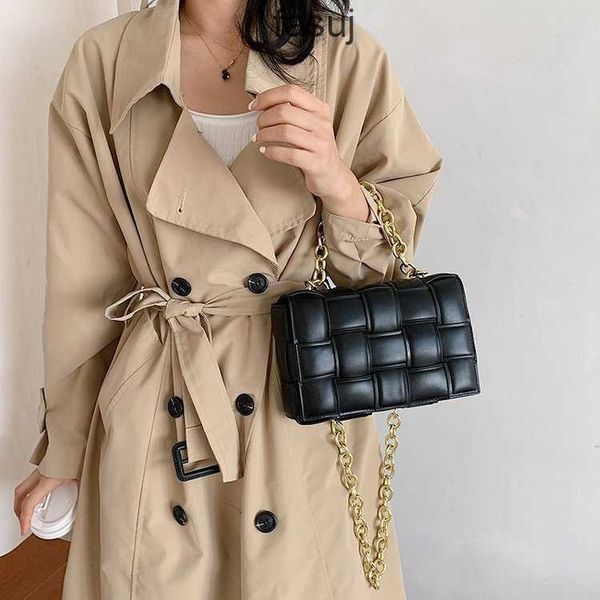 fashion ladies bottess bags venetas hand woven women's chain small square korean version single shoulder cross hand
fashion ladies bottess bags venetas hand woven women's chain small square korean version single shoulder cross hand