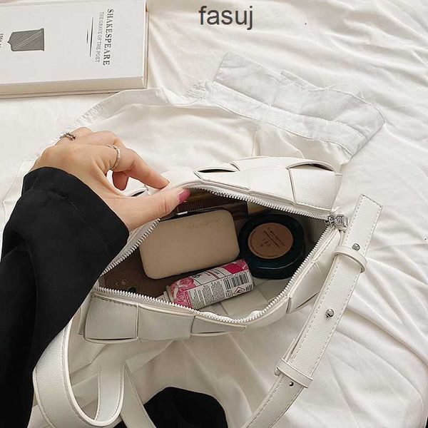 luxurious designer bottess bags venetas summer small women 2022 new fashion personality woven one shoulder crossbody
luxurious designer bottess bags venetas summer small women 2022 new fashion personality woven one shoulder crossbody