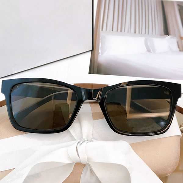 euro-am design concise rectangular frame sunglasses uv400 54-22-140 imported double-color pure-plank fullrim letters for prescription goggle, White;black
euro-am design concise rectangular frame sunglasses uv400 54-22-140 imported double-color pure-plank fullrim letters for prescription goggle, White;black