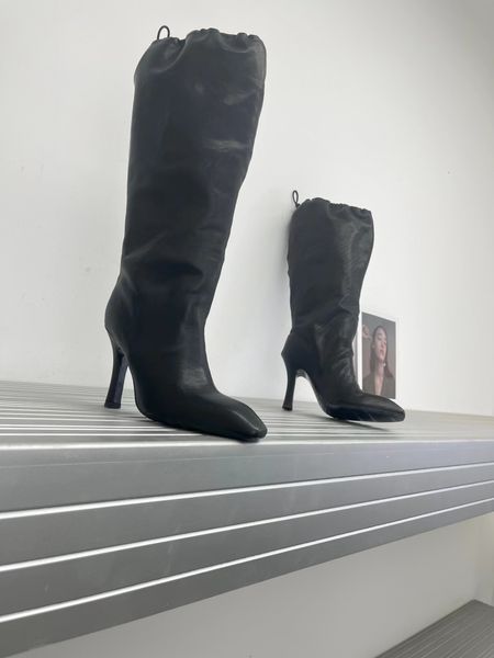 autumn/winter 2022 push boot new drawstring long cool cowhide high heel normcore & minimalist y2k, Black
autumn/winter 2022 push boot new drawstring long cool cowhide high heel normcore & minimalist y2k, Black