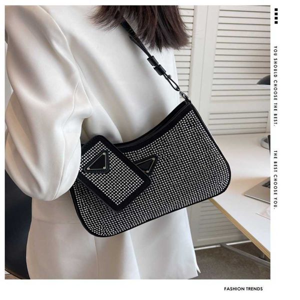 factory wholesale new 2023 summer new trend versatile single shoulder women's leisure diamond solid small square crossbody
factory wholesale new 2023 summer new trend versatile single shoulder women's leisure diamond solid small square crossbody