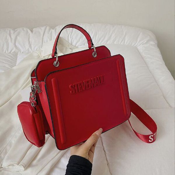 famous designer shoulder bag chain crossbody tote women classic handbag purse luxury shopping wallet casual capacity handbags fashion bags 2, Black;red
famous designer shoulder bag chain crossbody tote women classic handbag purse luxury shopping wallet casual capacity handbags fashion bags 2, Black;red