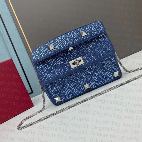 7a v riveted women bag single shoulder bag fashion inset water drop drill clamshell tote large capacity 2022 new luxury brand
7a v riveted women bag single shoulder bag fashion inset water drop drill clamshell tote large capacity 2022 new luxury brand