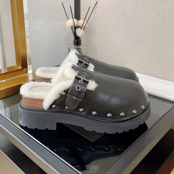 riveted slippers warm and comfortable in winter wool belt buckle decorative baotou slippers luxury designer women's casual shoes, Black
riveted slippers warm and comfortable in winter wool belt buckle decorative baotou slippers luxury designer women's casual shoes, Black