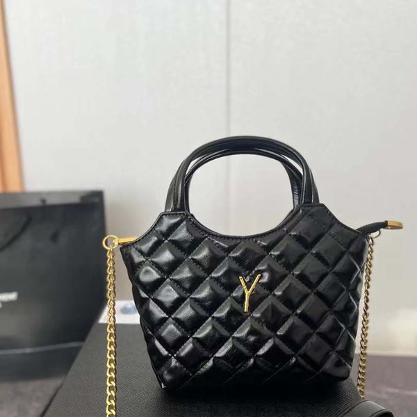 luxury designer bag women shoulder bag leather small tote bags classic style handbag purse wallet versatile fashion is very nice gift
luxury designer bag women shoulder bag leather small tote bags classic style handbag purse wallet versatile fashion is very nice gift