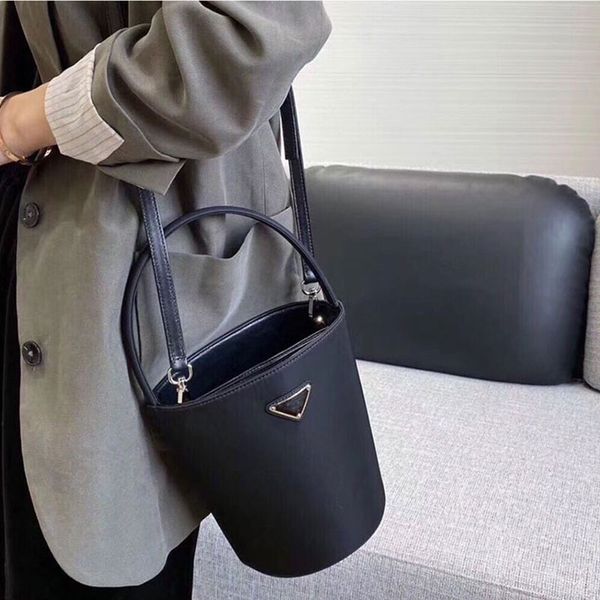bags designer women tote bucket bag black luxury fastion shoulder crossbody bag rich real classic marc modeling leather saddle purses large
bags designer women tote bucket bag black luxury fastion shoulder crossbody bag rich real classic marc modeling leather saddle purses large