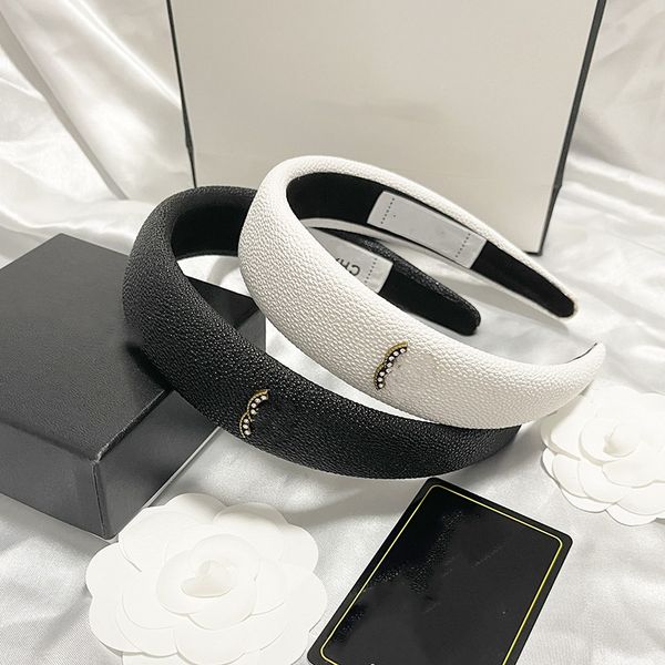 c fashion leather headbands for women girls luxury hair bands white colors brand headband with inner label 2022 hair jewelry, Silver
c fashion leather headbands for women girls luxury hair bands white colors brand headband with inner label 2022 hair jewelry, Silver