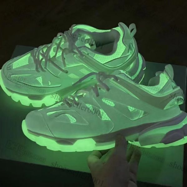 track 3 led light casual shoes 3.0 womens mens shoe luxury gomma leather nylon printed designer men dad lighted running lamp charging sports, Black
track 3 led light casual shoes 3.0 womens mens shoe luxury gomma leather nylon printed designer men dad lighted running lamp charging sports, Black