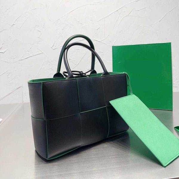 luxurys handbag totes classic designer handbag tote bag women weave shoulder handbags leather shoulder bags high capacity lady crossbody han
luxurys handbag totes classic designer handbag tote bag women weave shoulder handbags leather shoulder bags high capacity lady crossbody han