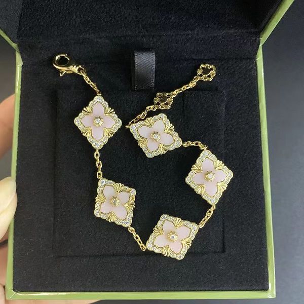chain bracelet classic fashion 4-leaf clover 18k gold colorful gold and white with palace luxury, Black
chain bracelet classic fashion 4-leaf clover 18k gold colorful gold and white with palace luxury, Black