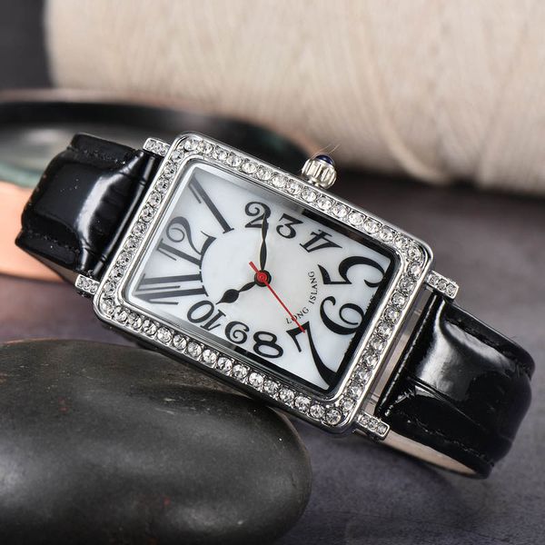 luxury brand women's fashion watch quartz movement stainless steel case women's leather watches, Slivery;brown
luxury brand women's fashion watch quartz movement stainless steel case women's leather watches, Slivery;brown