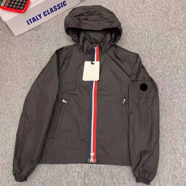 designer mens jackets clothing france brand bomber windshield jacket europe and american style outerwear coat fashion hombre casual street, Black;brown
designer mens jackets clothing france brand bomber windshield jacket europe and american style outerwear coat fashion hombre casual street, Black;brown