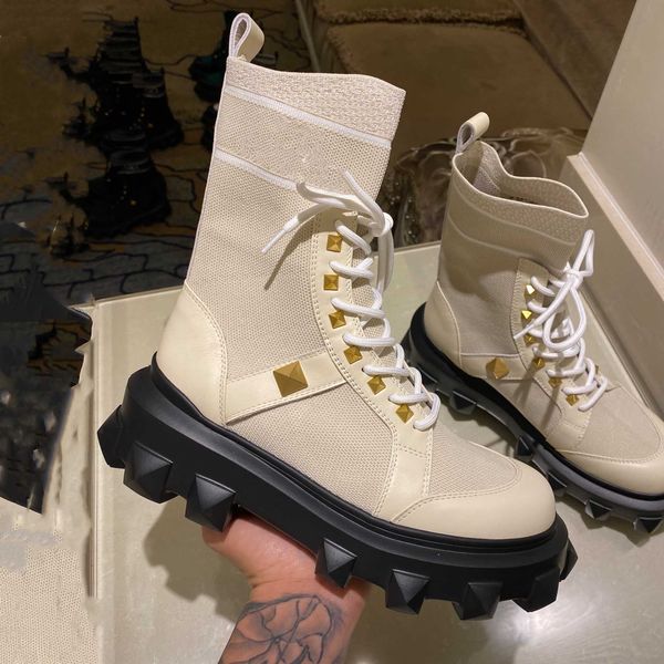liu ding luxury high-ladies canvas shoes embroidered iconic tire bottom outdoor casual shoes walking coach black and white letter sneakers
liu ding luxury high-ladies canvas shoes embroidered iconic tire bottom outdoor casual shoes walking coach black and white letter sneakers