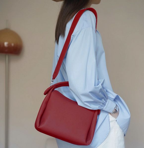 handbag brand luxury crescent shoulder bag classic designer women's multicolor fashion letters high-quality portable shoulder aaa messe, Black;red
handbag brand luxury crescent shoulder bag classic designer women's multicolor fashion letters high-quality portable shoulder aaa messe, Black;red