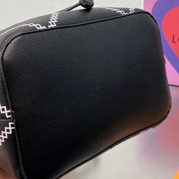 designer luxury women the tote bag fashion versatile handbags shoulder crossbody bags purse tories totes large capacity saddle wallets 7a oc
designer luxury women the tote bag fashion versatile handbags shoulder crossbody bags purse tories totes large capacity saddle wallets 7a oc