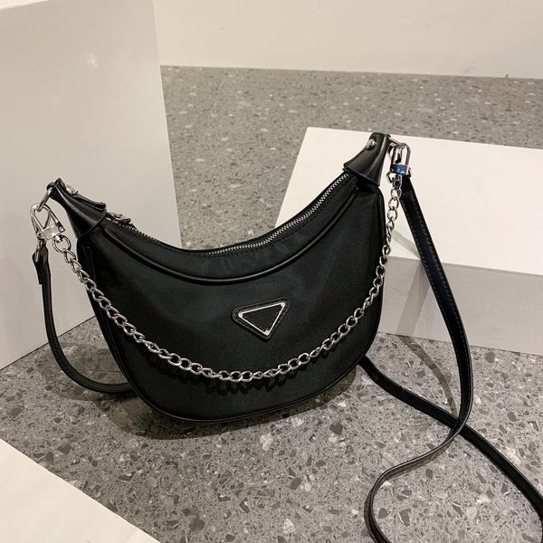 coin purses wallets fashion women designer cosmetic bags organizer famous makeup bag travel pouch make up ladies cluch purses organizador to, Red;black
coin purses wallets fashion women designer cosmetic bags organizer famous makeup bag travel pouch make up ladies cluch purses organizador to, Red;black