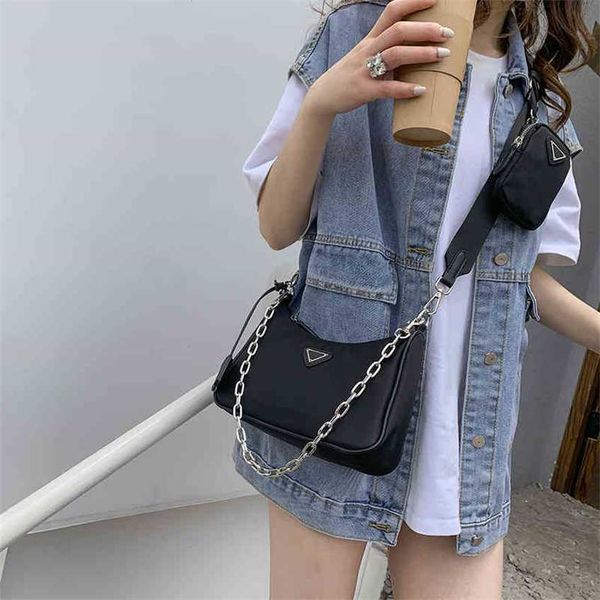 three one same vintage armpit messenger sling single shoulder bag women's chain clause nylon cloth handbags sale
three one same vintage armpit messenger sling single shoulder bag women's chain clause nylon cloth handbags sale