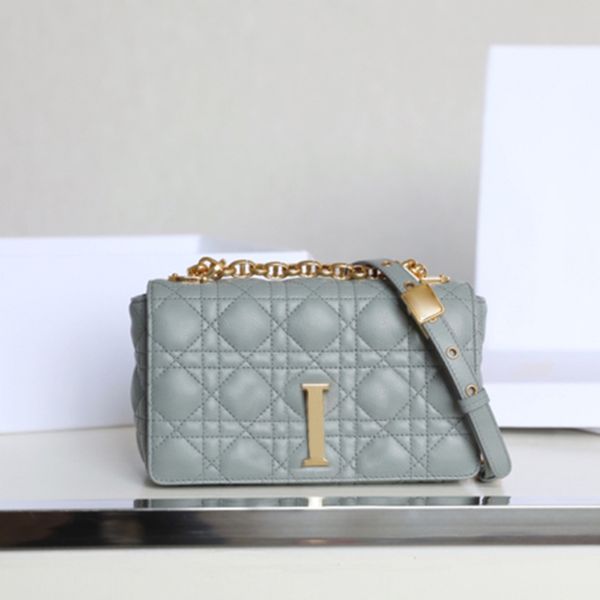 9a luxury fashion small square bag soft calfskin rattan embroidery line one-shoulder crossbody bag
9a luxury fashion small square bag soft calfskin rattan embroidery line one-shoulder crossbody bag