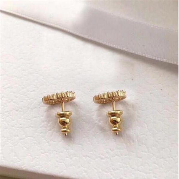 with box fashion brand have stamps stud pearl designer earrings lady women party wedding lovers gift engagement luxury jewelry for215g, Golden;silver
with box fashion brand have stamps stud pearl designer earrings lady women party wedding lovers gift engagement luxury jewelry for215g, Golden;silver