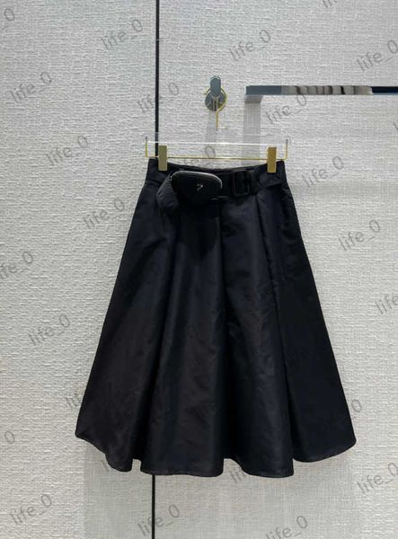 designer fashion women short skirts classic pleated a-line skirt triangle pockets high waist slim skirts texture casual all-match brand wome, Black
designer fashion women short skirts classic pleated a-line skirt triangle pockets high waist slim skirts texture casual all-match brand wome, Black