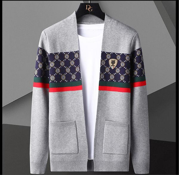 2022 autumn new men's sweaters cardigan color-blocking striped jacket zipper sweater handsome and fashionable thin knit sweater tide, White;black
2022 autumn new men's sweaters cardigan color-blocking striped jacket zipper sweater handsome and fashionable thin knit sweater tide, White;black
