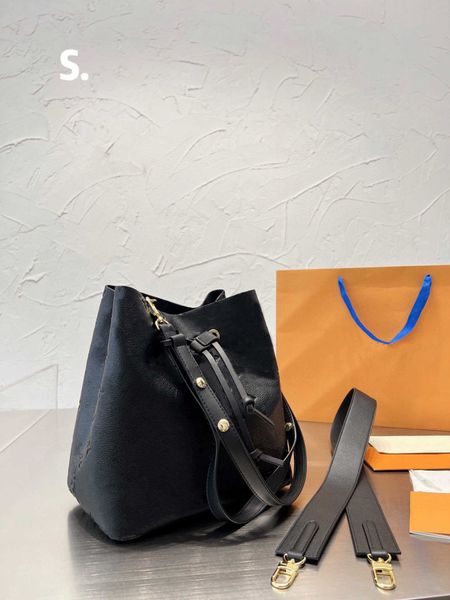 designer brand totes m45256 original high qaulity shoulder purses neonoe bucket bag women classic style genuine leather wide shoulder straps
designer brand totes m45256 original high qaulity shoulder purses neonoe bucket bag women classic style genuine leather wide shoulder straps