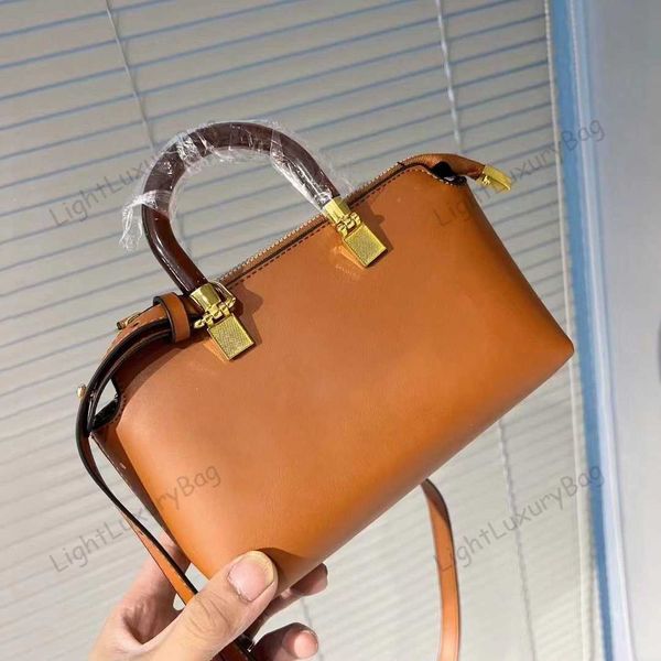 shoulder bag designer leather wallet light luxury handbag commute crossbody practical for women classic famous brand shopping purses 220214
shoulder bag designer leather wallet light luxury handbag commute crossbody practical for women classic famous brand shopping purses 220214
