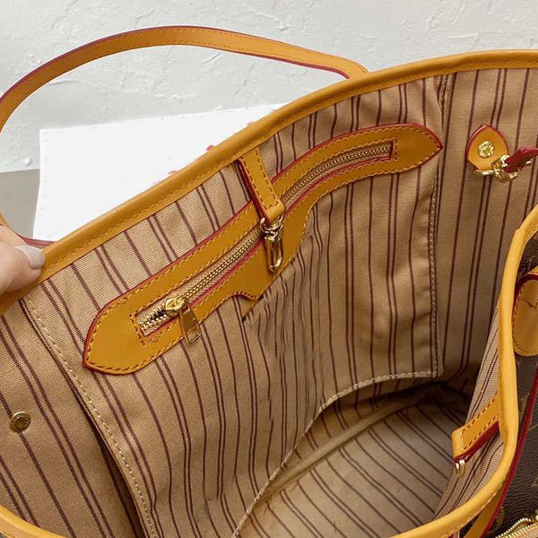designer luxury women the tote bag fashion versatile handbags shoulder crossbody bags purse tories totes large capacity saddle wallets 7a 10
designer luxury women the tote bag fashion versatile handbags shoulder crossbody bags purse tories totes large capacity saddle wallets 7a 10