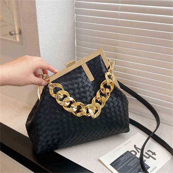 women's bag 2022 summer new woven thick chain clip sling one shoulder cross hand purses
women's bag 2022 summer new woven thick chain clip sling one shoulder cross hand purses