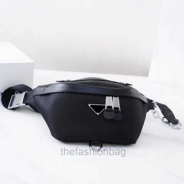 luxury designers waist bags classic black cellphone case canvas nylon large and small style bumbag belt handbags esigner
luxury designers waist bags classic black cellphone case canvas nylon large and small style bumbag belt handbags esigner