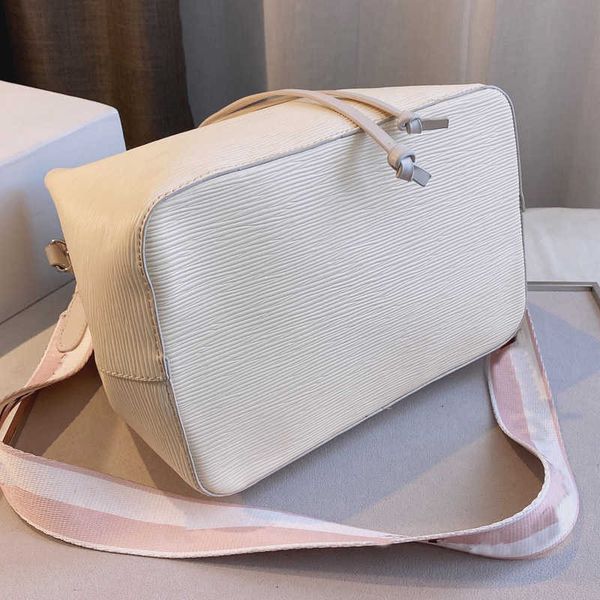 designer luxury women the tote bag fashion versatile handbags shoulder crossbody bags purse tories totes large capacity saddle wallets 7a 1d
designer luxury women the tote bag fashion versatile handbags shoulder crossbody bags purse tories totes large capacity saddle wallets 7a 1d